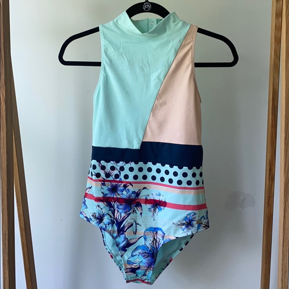 ROXY ONE PIECE